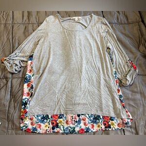 41 Hawthorn Gray Floral Accent Tunic